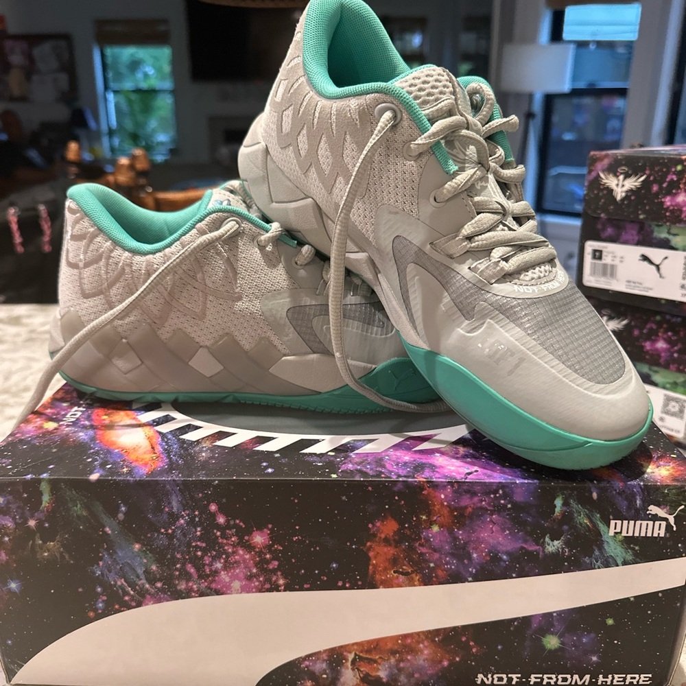 Puma LaMelo Ball MB.01 Lo
UFO (GS)